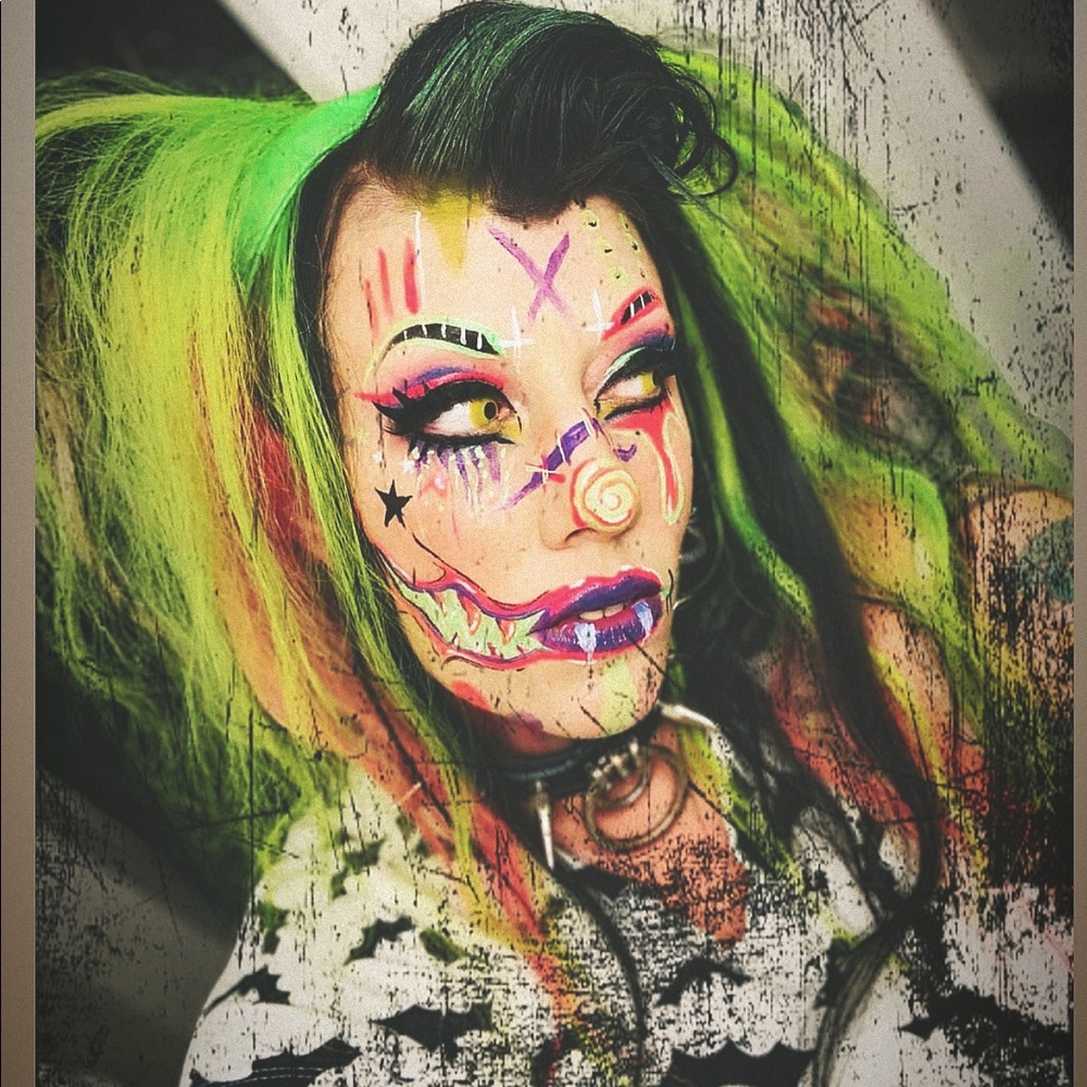 About Me 🖤🤡🖤